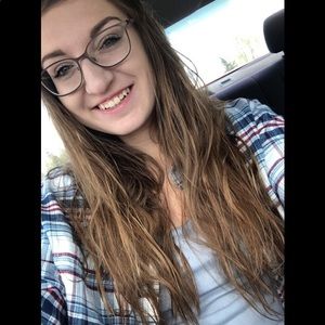 Meet your Posher, Madi